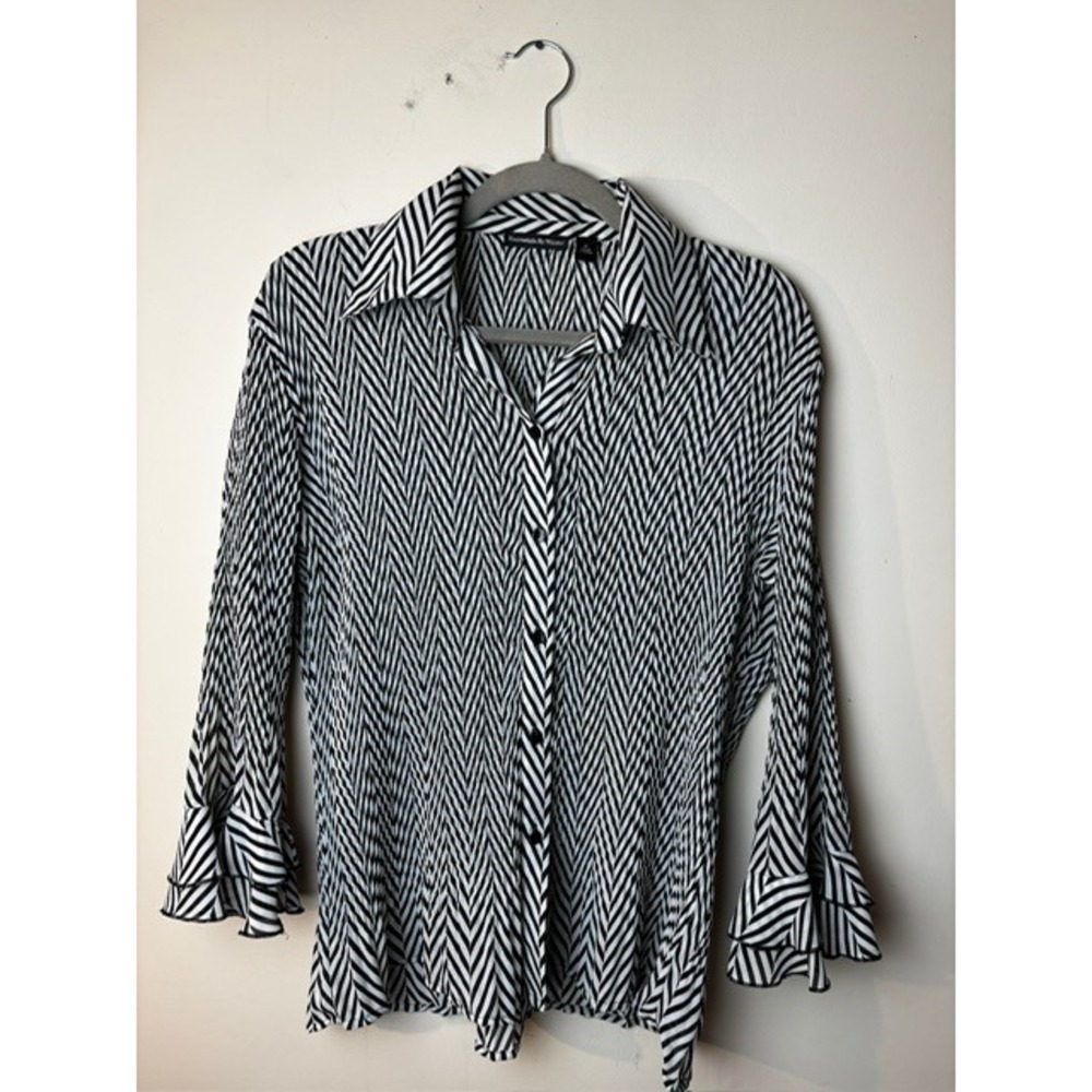 Womens Medium Chevron Bell Sleeve Blouse Ruffle Cuff Office Feminine Casual
